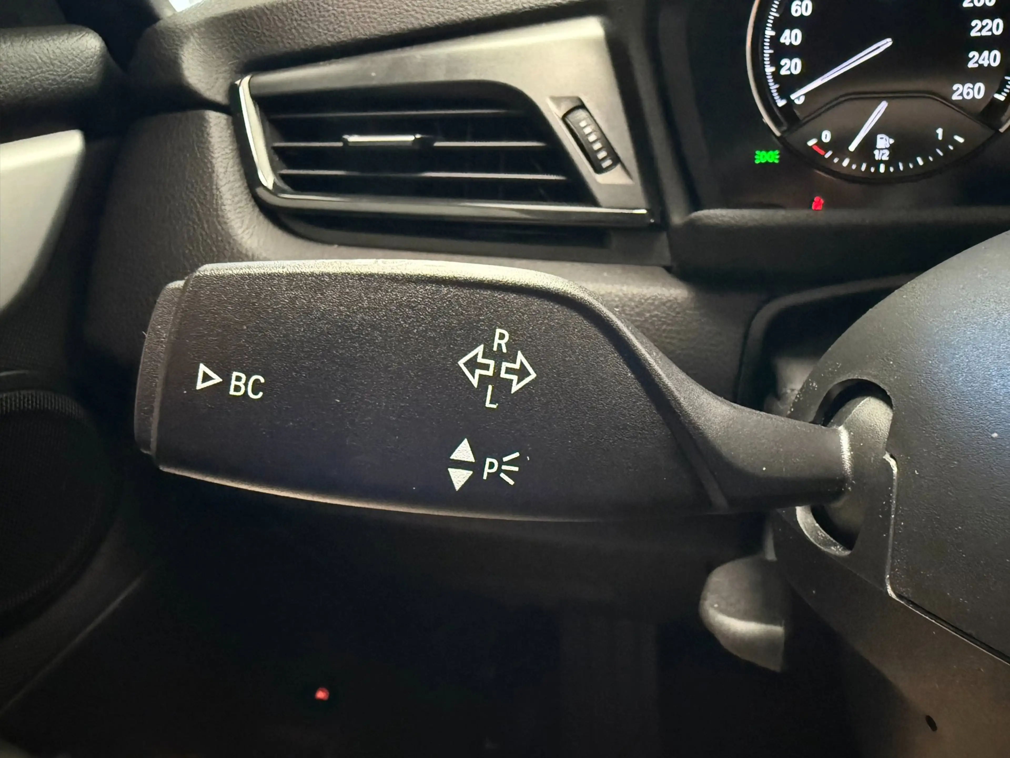 BMW 225 2-serie Active Tourer 225xe iPerformance Executive — photo 17