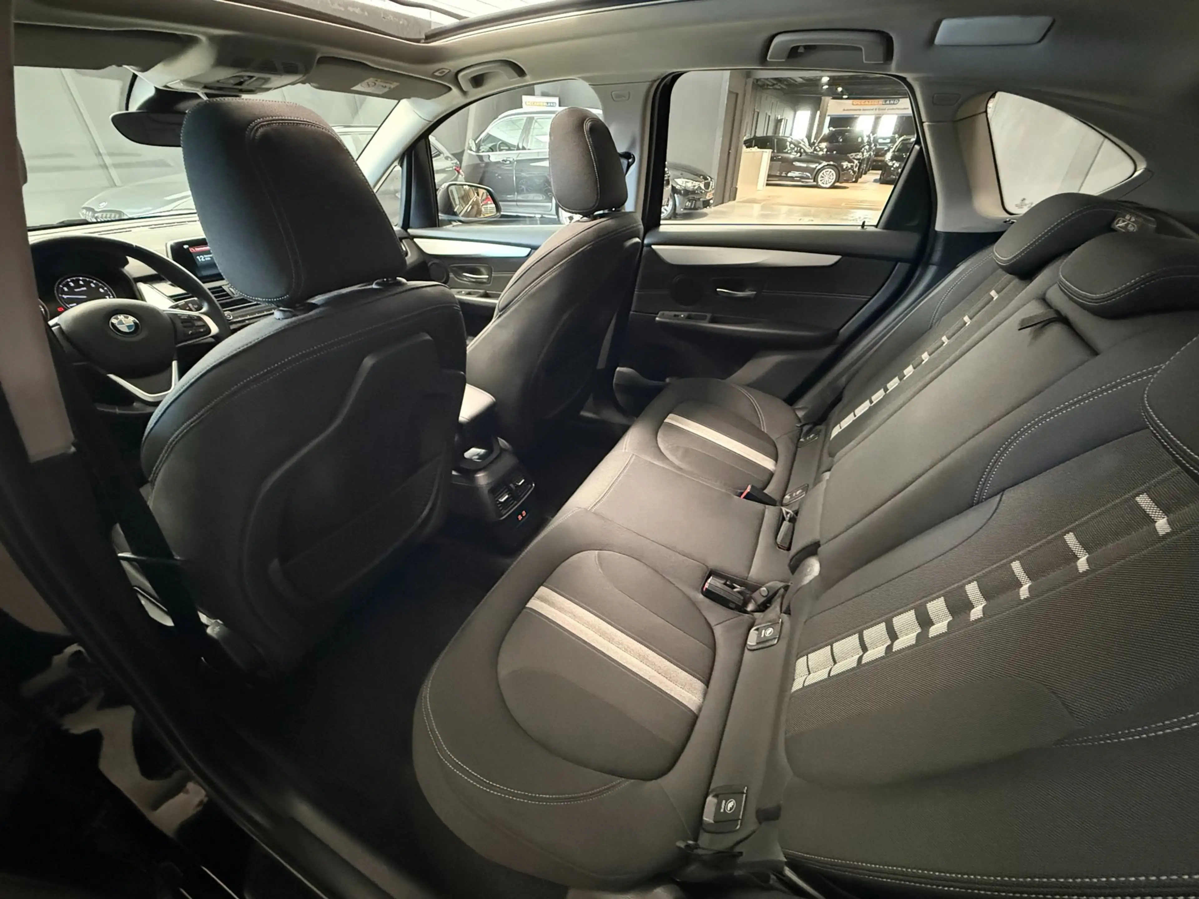 BMW 225 2-serie Active Tourer 225xe iPerformance Executive — photo 26