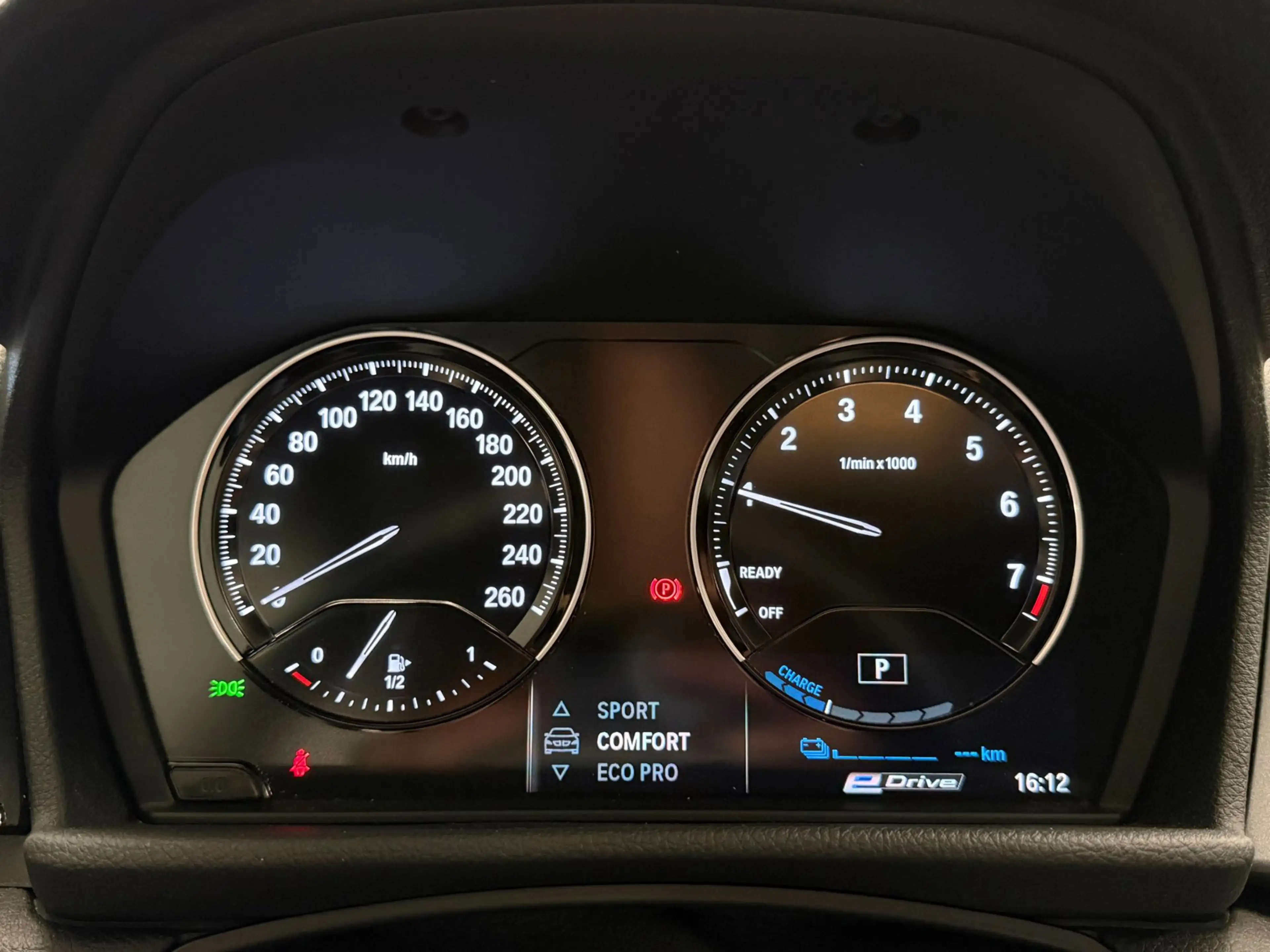 BMW 225 2-serie Active Tourer 225xe iPerformance Executive — photo 16
