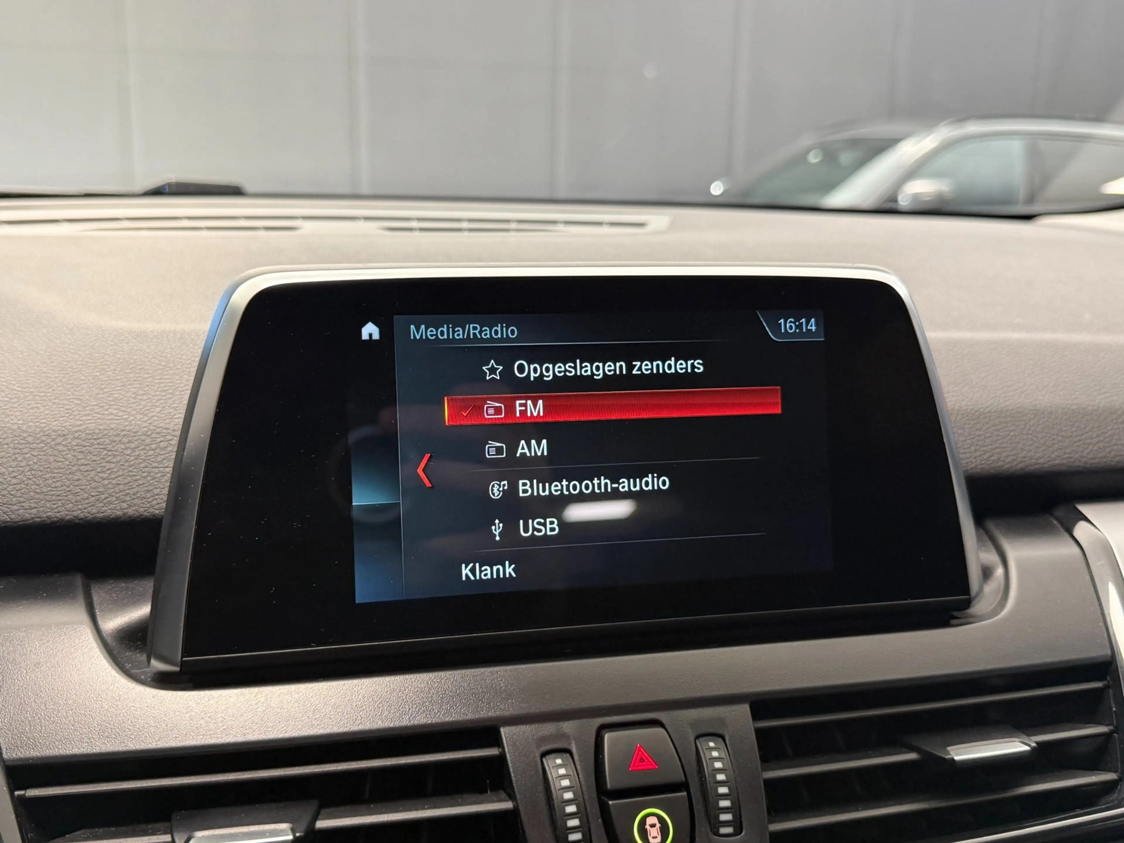 BMW 225 2-serie Active Tourer 225xe iPerformance Executive — photo 33