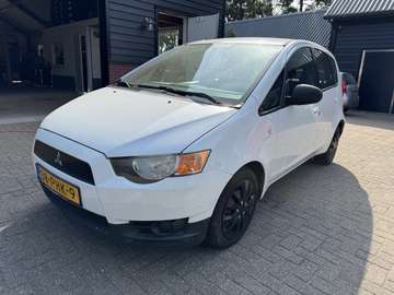 Colt 1.1 Edition One 2011 Wit 5dr Airco LEES TEKST