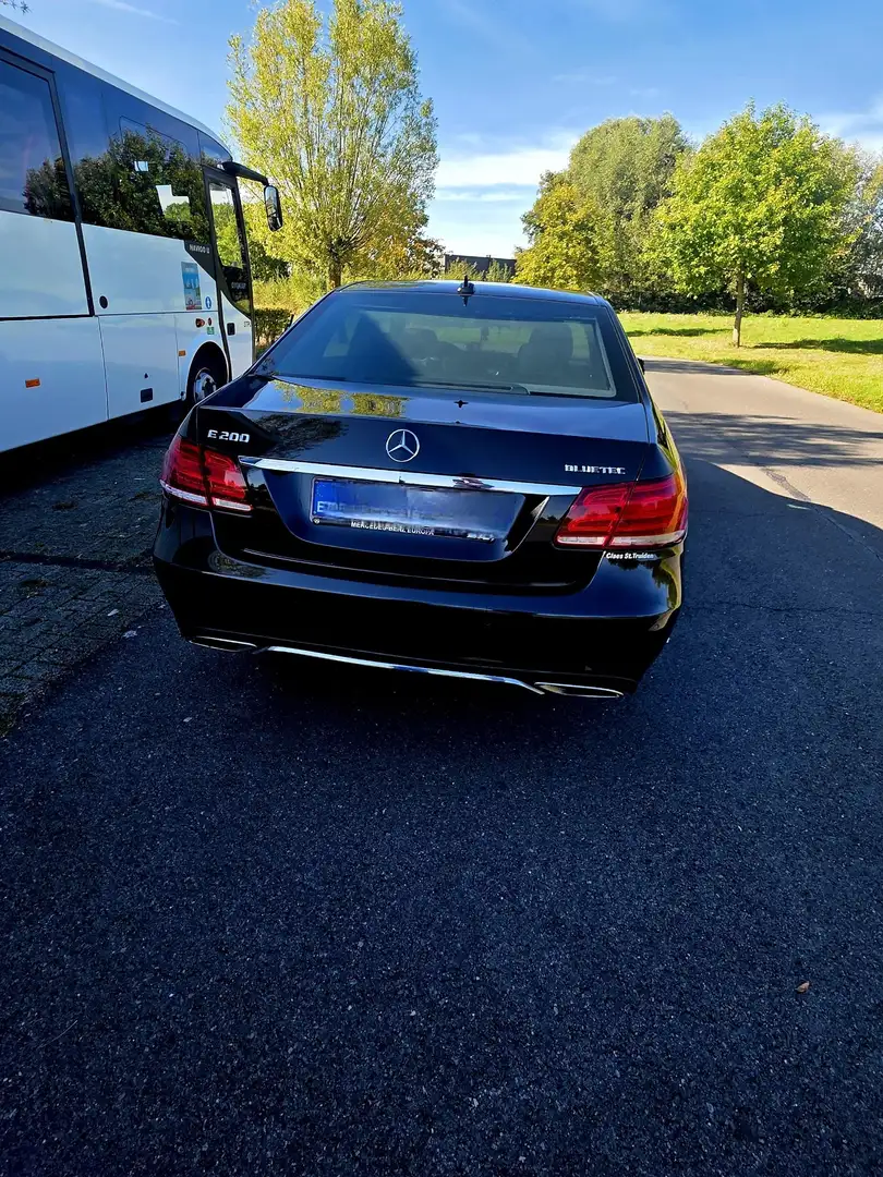 Mercedes-Benz 220 - 1