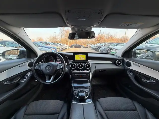 Mercedes-Benz C-Class view 6
