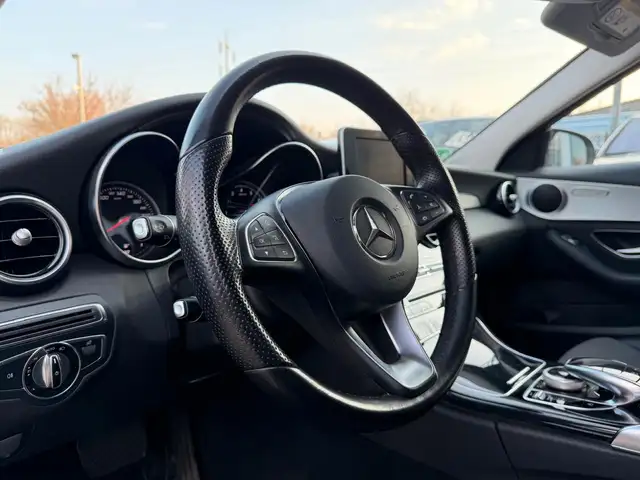 Mercedes-Benz C-Class view 5