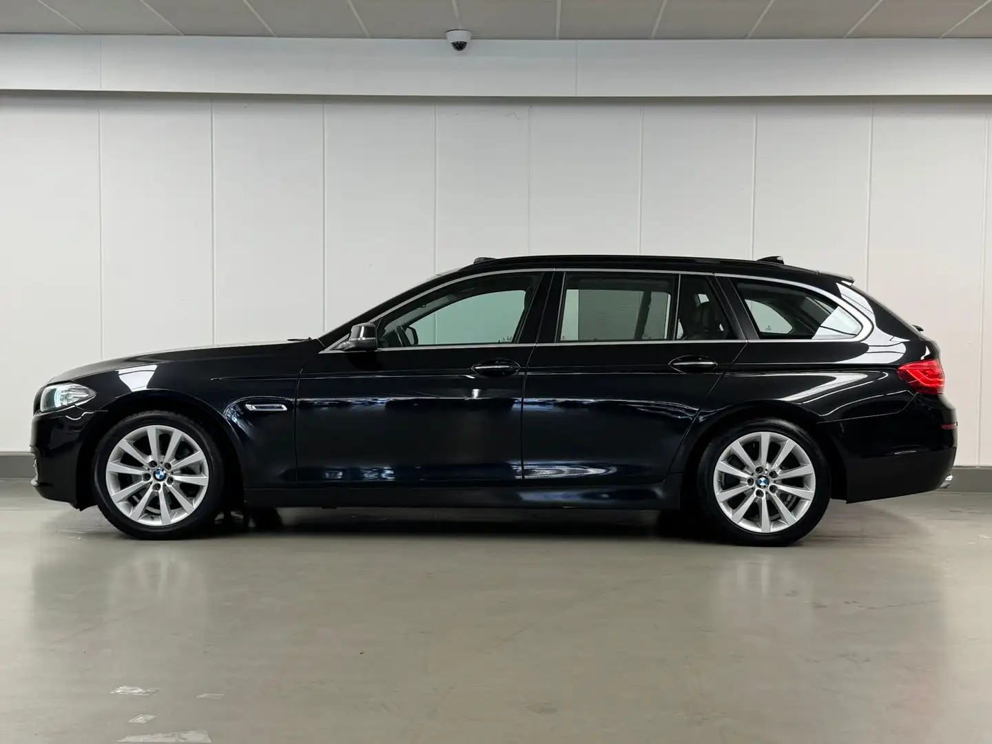 BMW 520 DAS 190 CV TOURING TO PANO AUTO GPS CUIR CLIM Zwart - 2