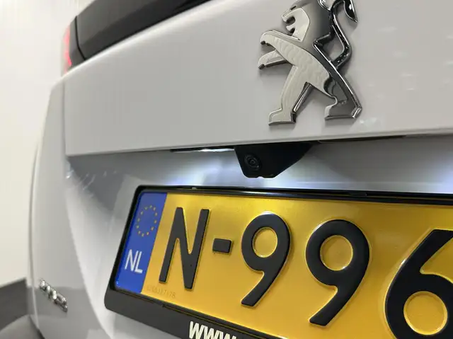 Peugeot 2008 view 11