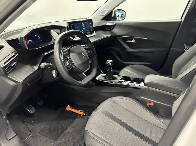 Peugeot 2008 view 16