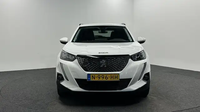Peugeot 2008 view 6