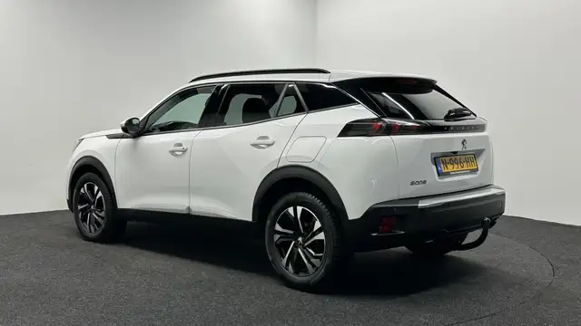 Peugeot 2008 view 4