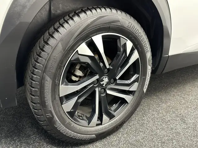Peugeot 2008 view 10