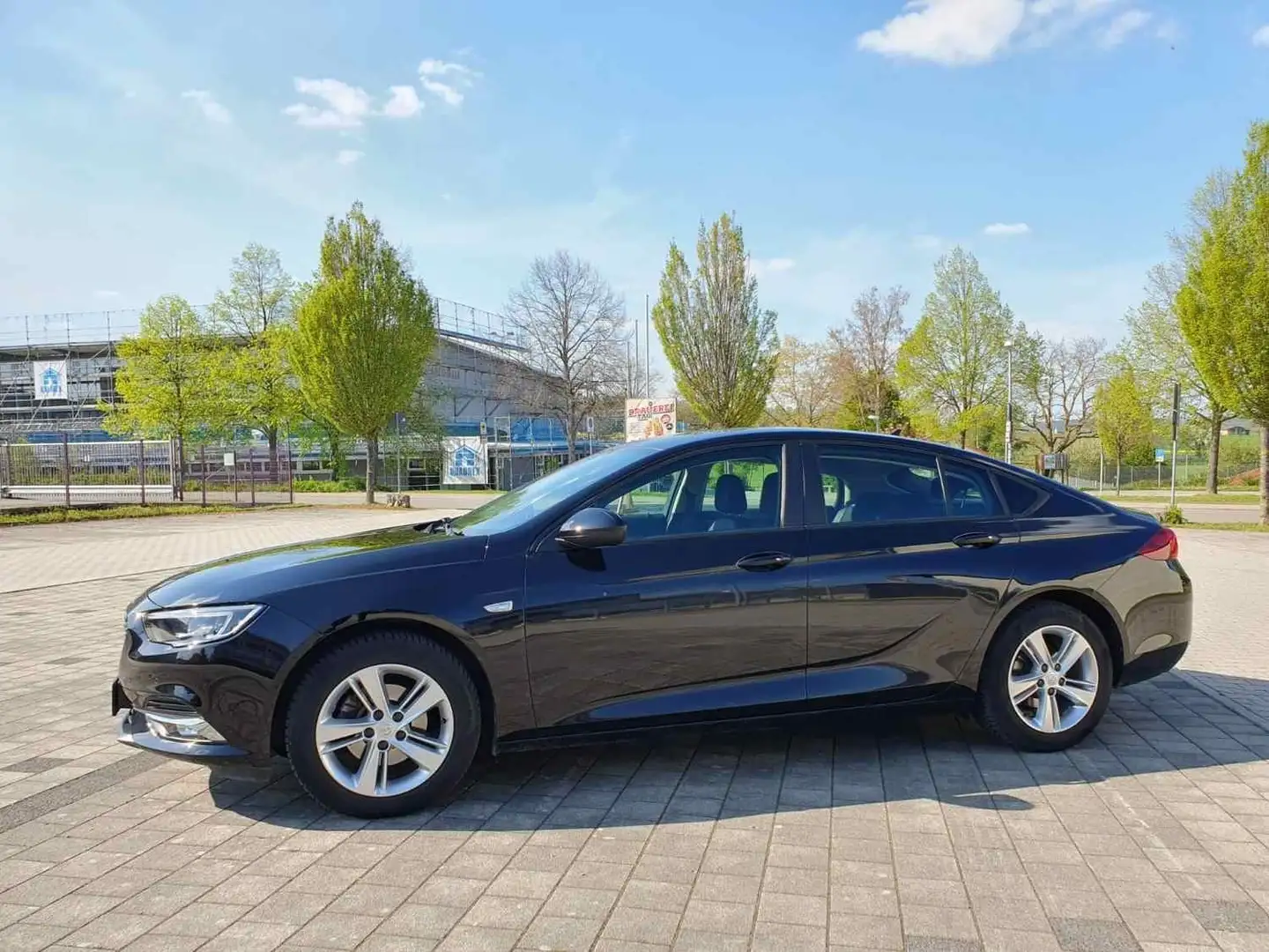 Opel Insignia Grand Sport 1.5 Direct InjectionTurbo Edition Schwarz - 1