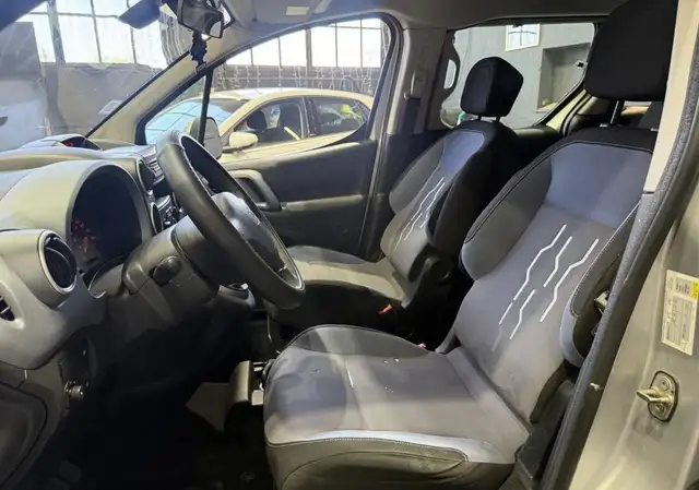 Peugeot Partner view 9