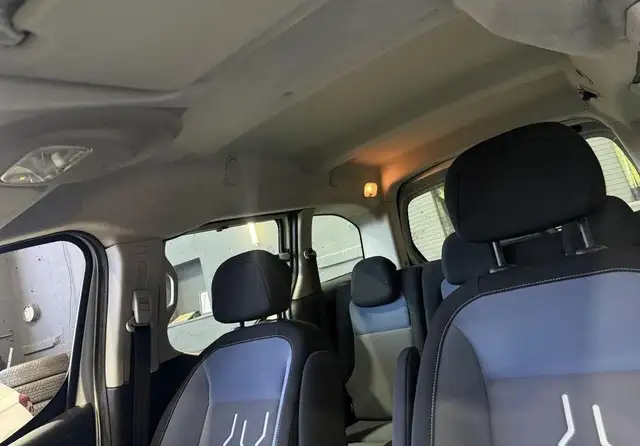 Peugeot Partner view 17