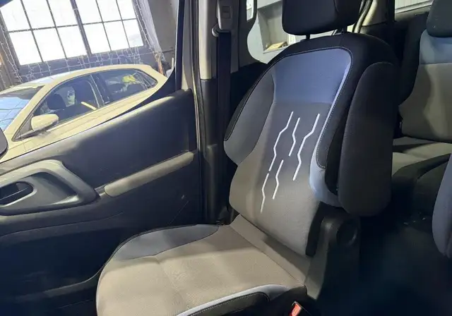 Peugeot Partner view 16