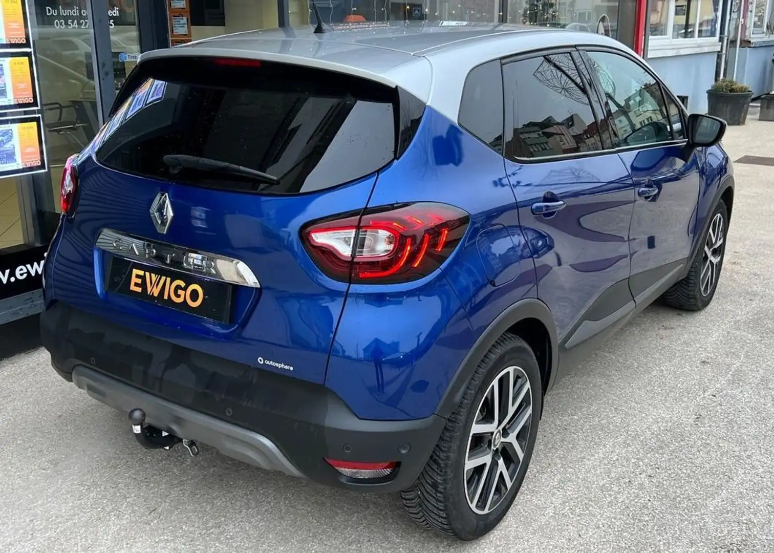 Renault Captur 1.2 tce 120ch energy s-edition entretien complet Bleu - 2