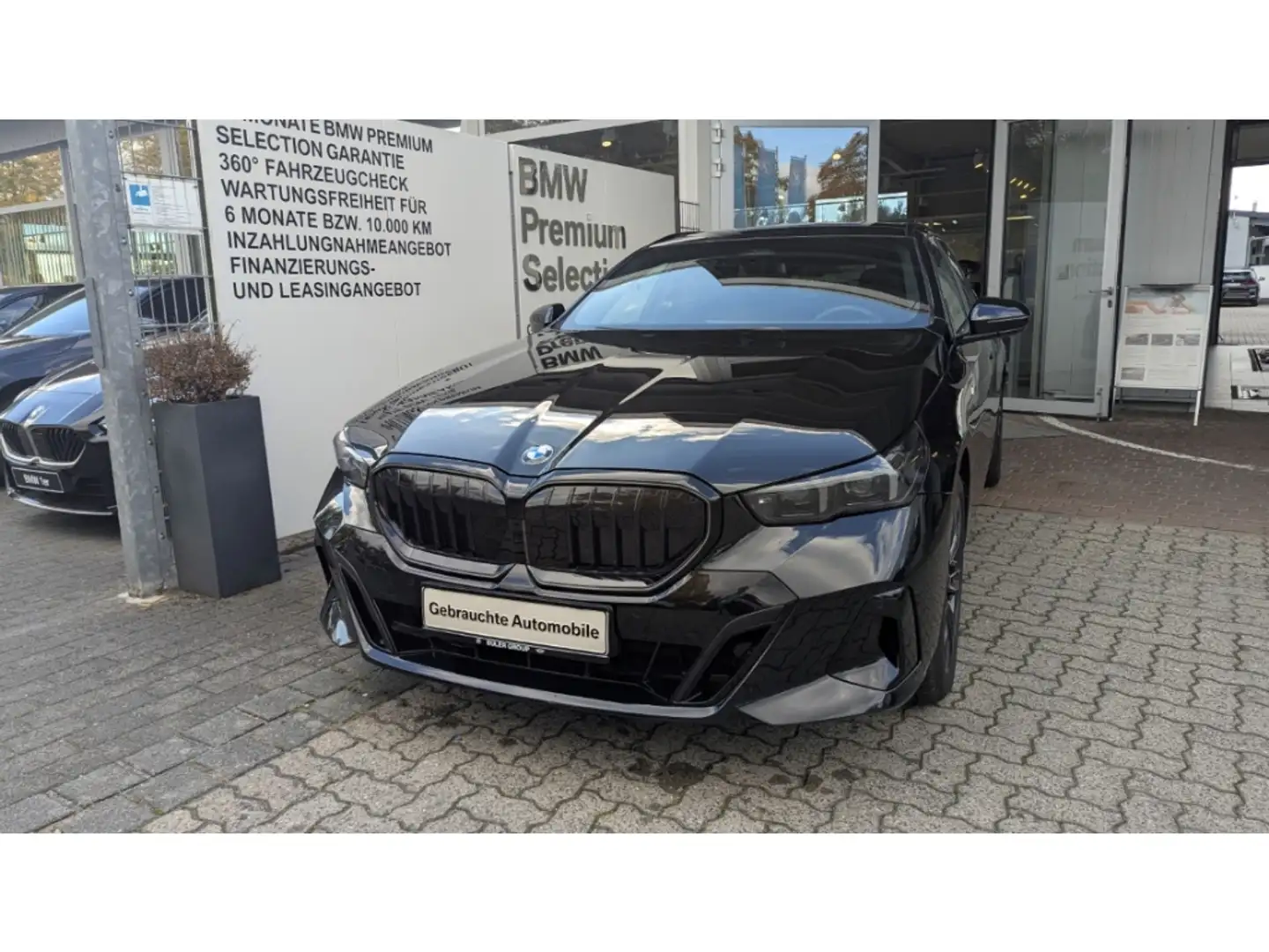 BMW 520 i M-Sport PRO Sommer19'' AHK ICONIC AdLED H/K Park Schwarz - 2