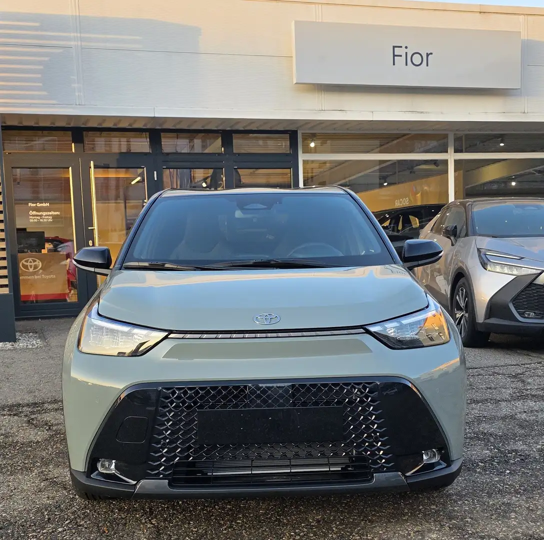 Toyota Aygo X Hybrid Lounge Grün - 2