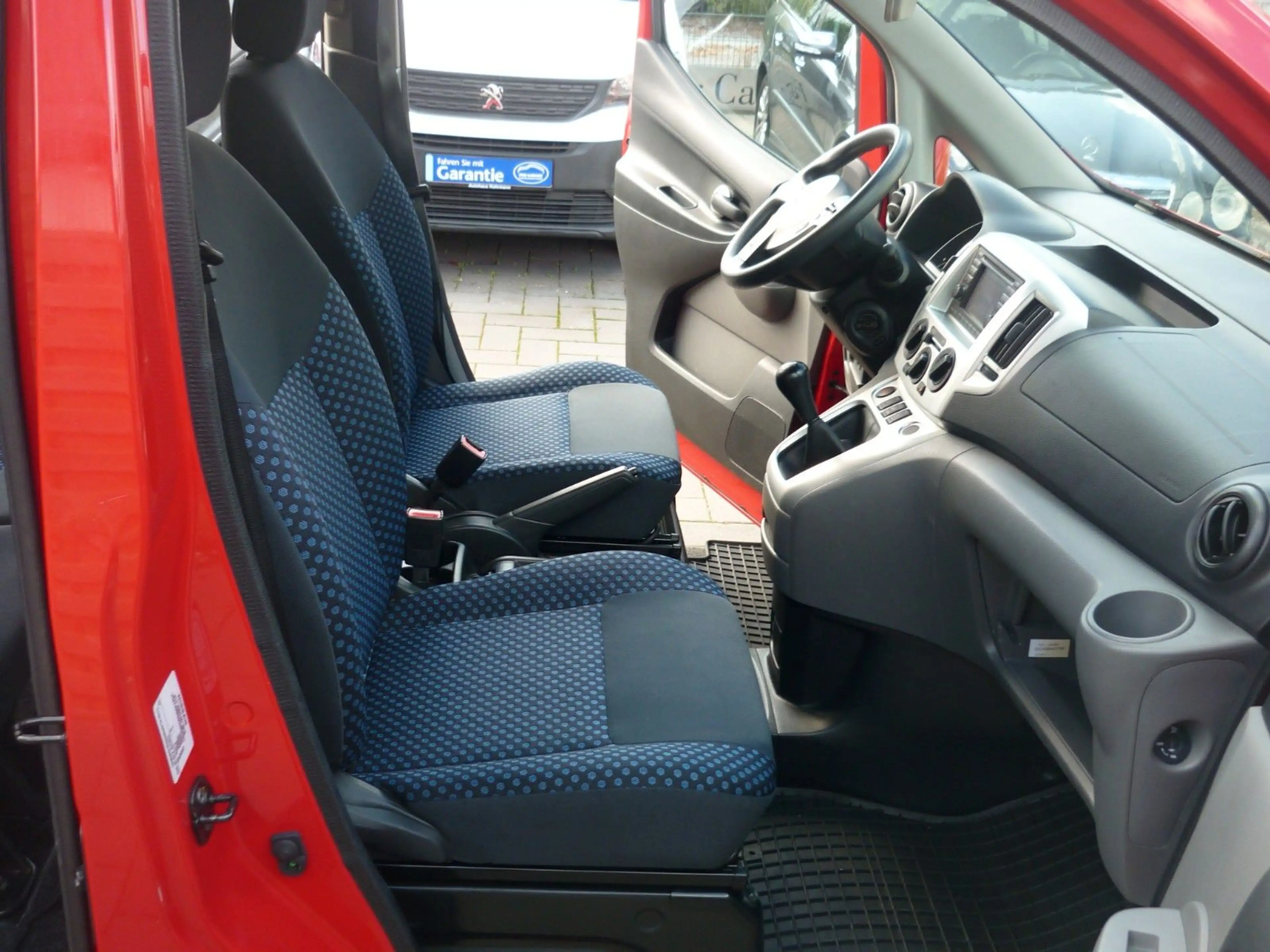 Nissan Evalia EVALIA PREMIUM 1,6i +NAVI+KLIMA+5SITZE+1.HAND — photo 9