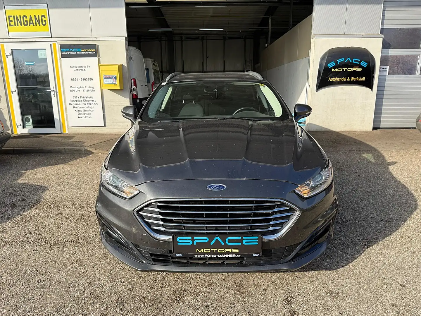 Ford Mondeo Trend 2,0 EcoBlue SCR Grau - 2