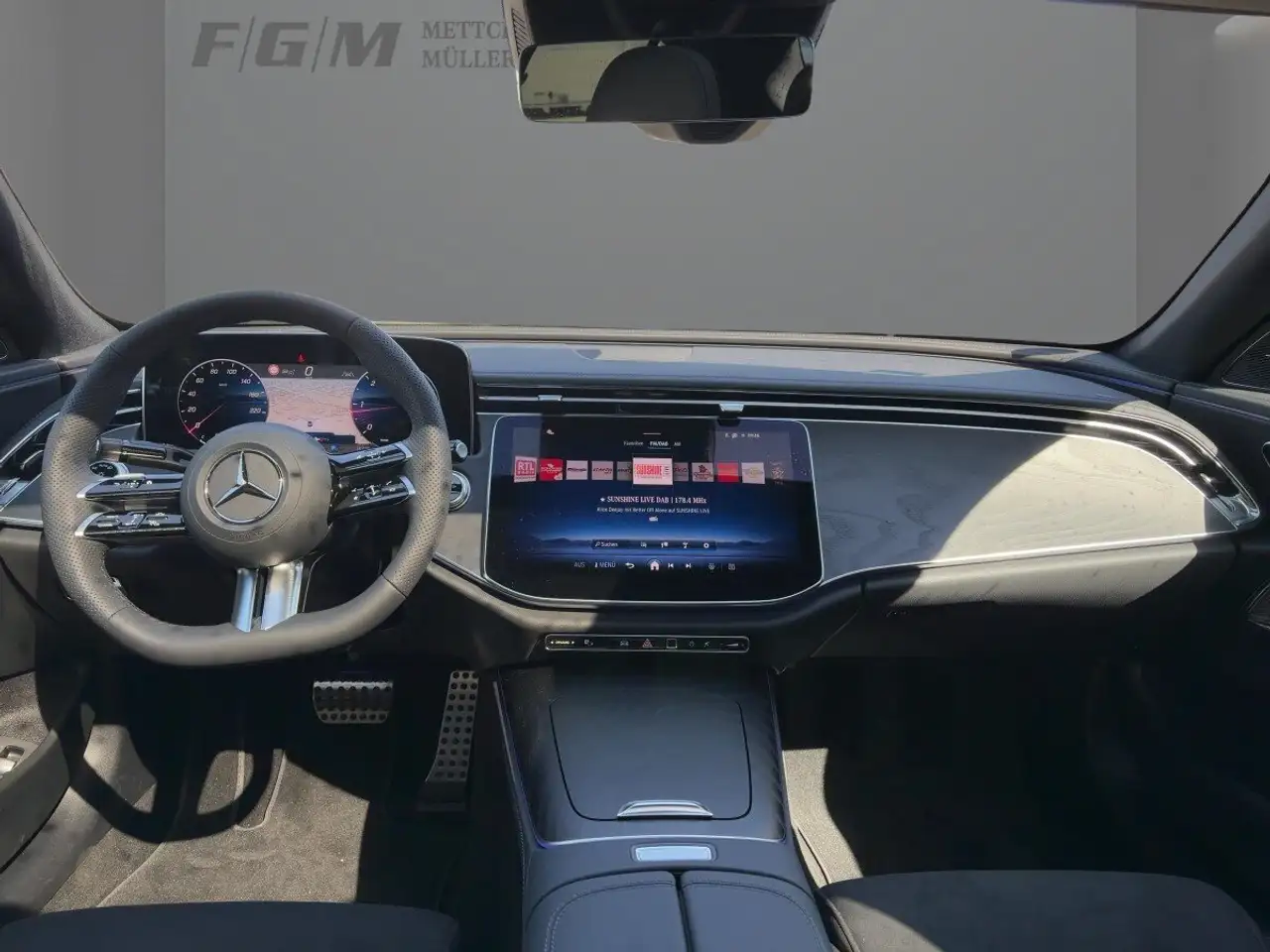 Mercedes-Benz E 220 E 220 d AMG/DigiL/Pano/KeyGO/Distr/Burm/Memo/360 8