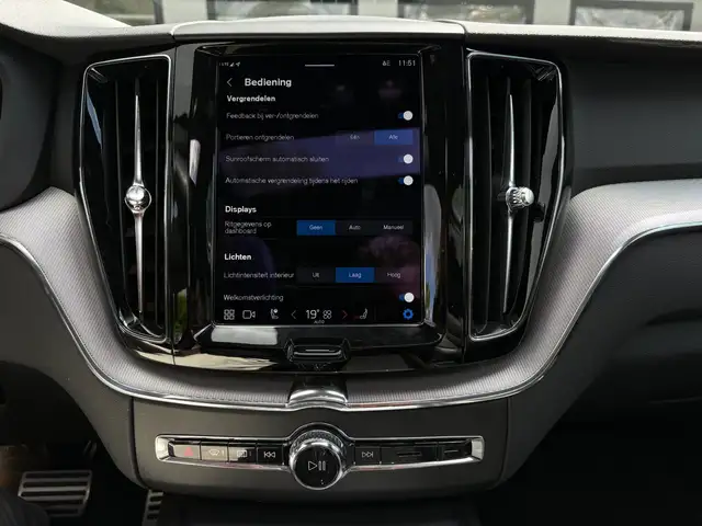 Volvo XC60 view 18