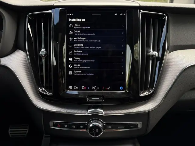 Volvo XC60 view 12