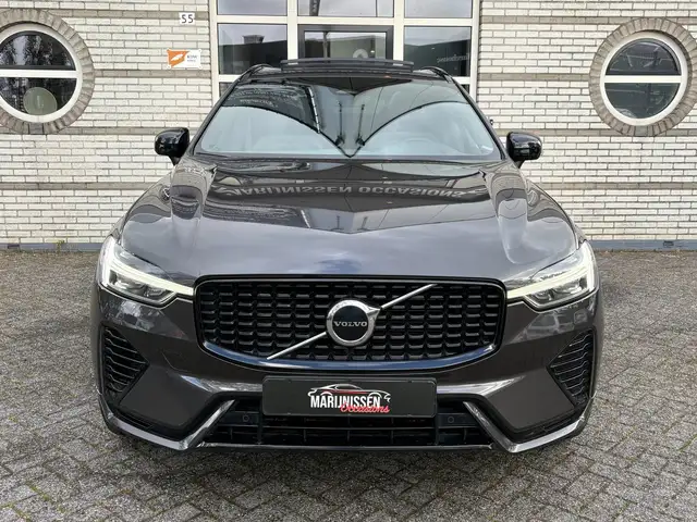 Volvo XC60 view 3