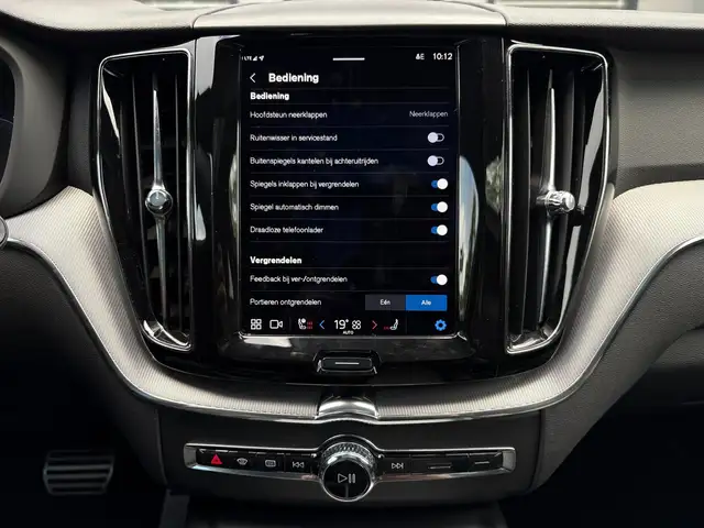 Volvo XC60 view 17