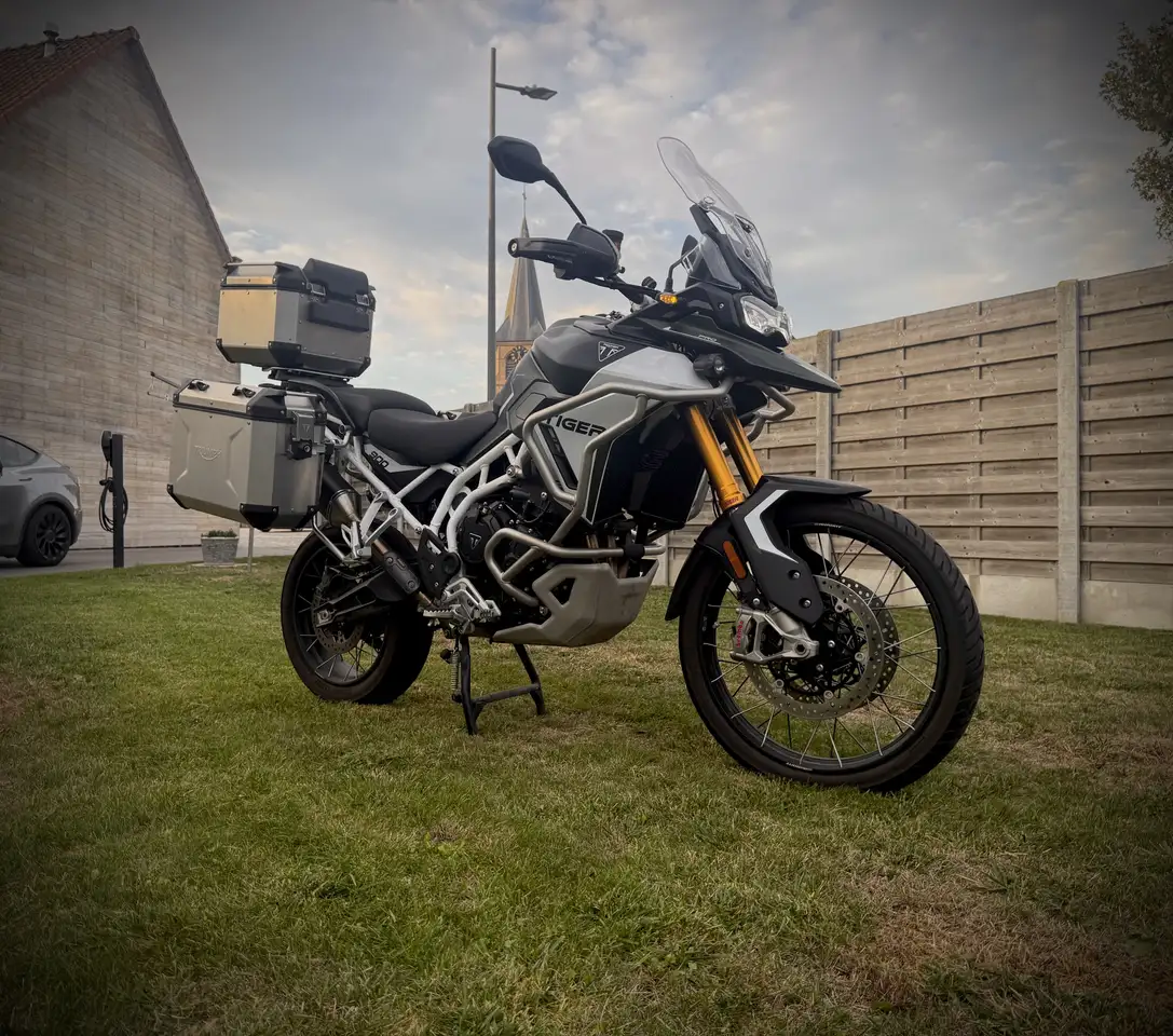 Triumph Tiger 900