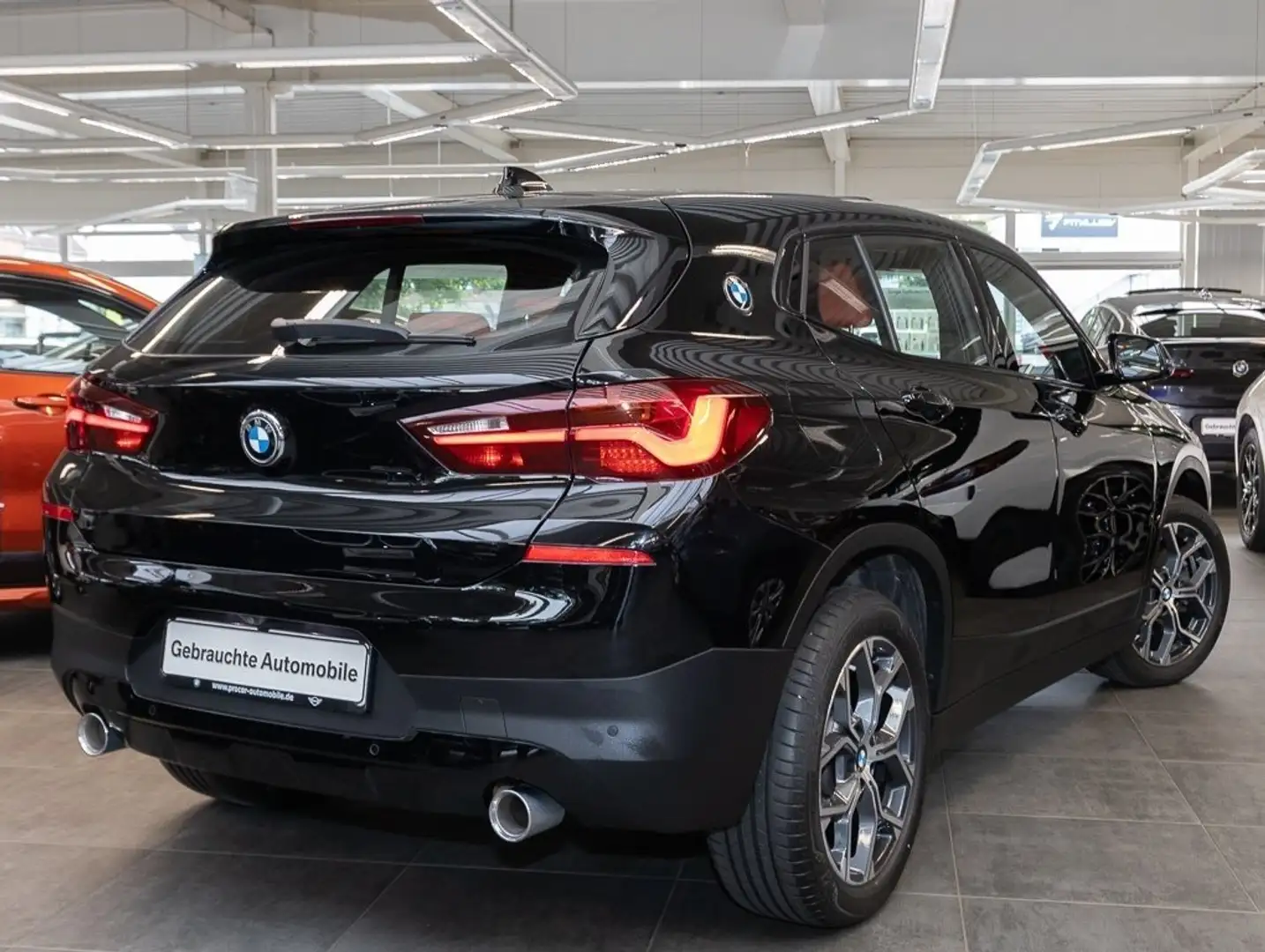 BMW X2 sDrive18d A HiFi DAB LED WLAN Pano.Dach RFK Black - 2