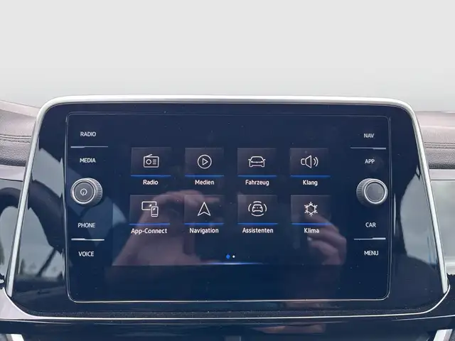 Volkswagen T-Roc view 14