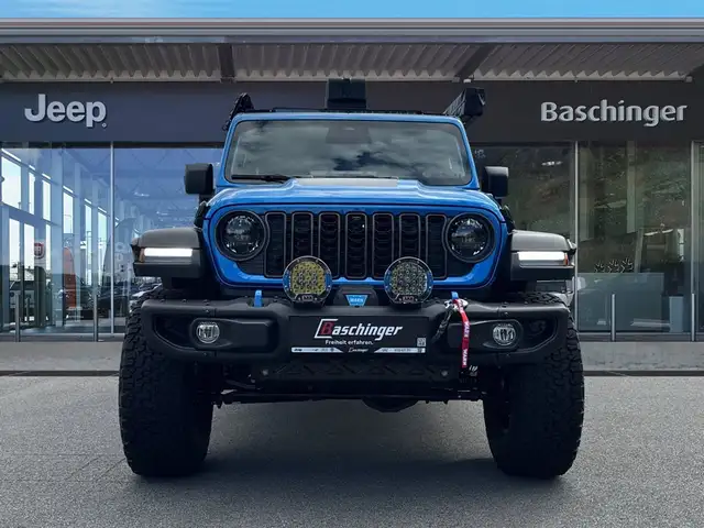Jeep Wrangler view 3
