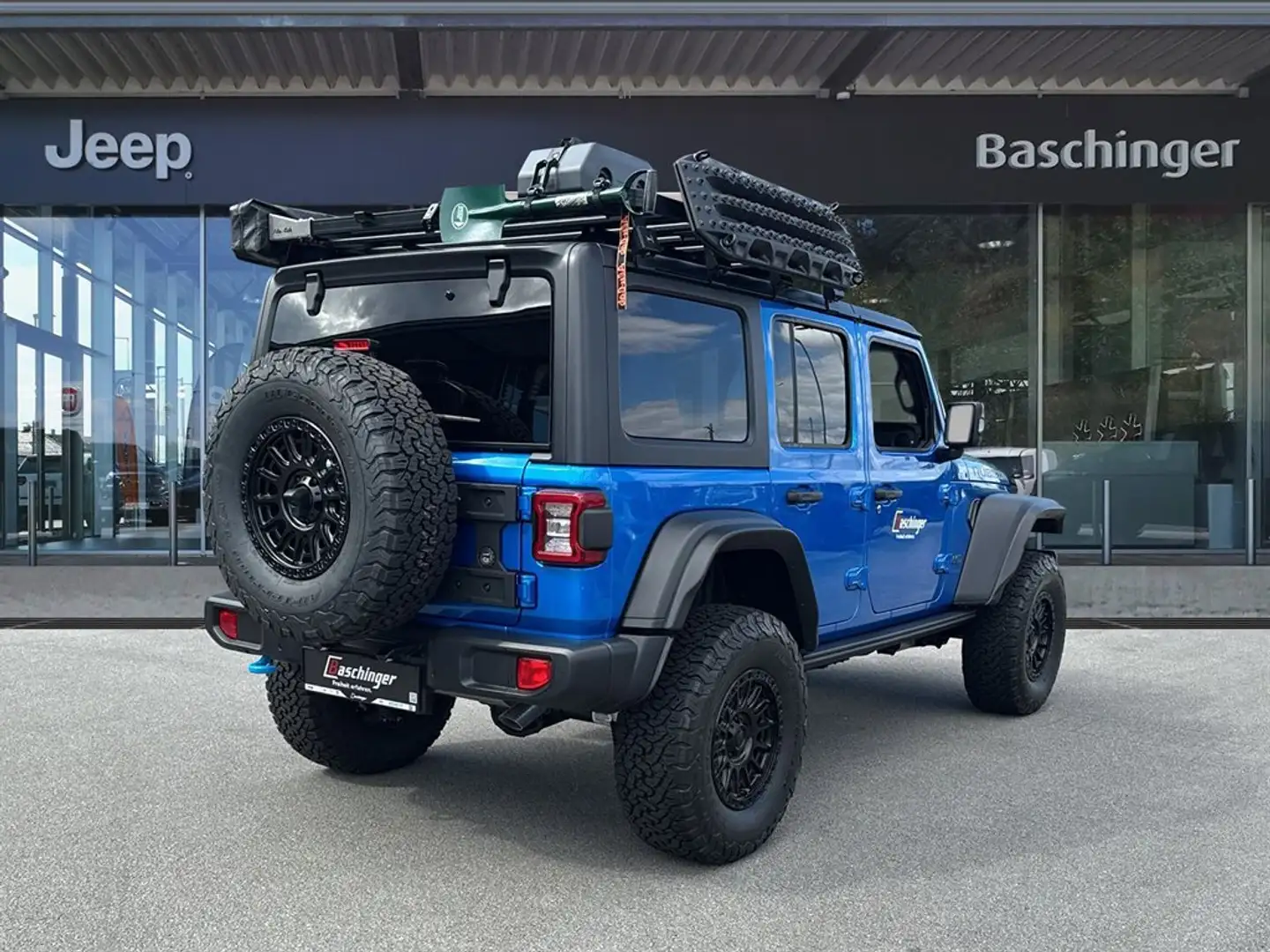Jeep Wrangler PHEV 380 PS 4xe Rubicon Blau - 2
