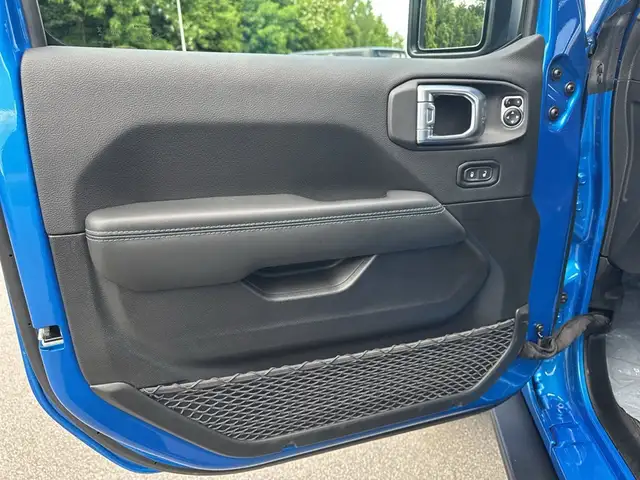 Jeep Wrangler view 11