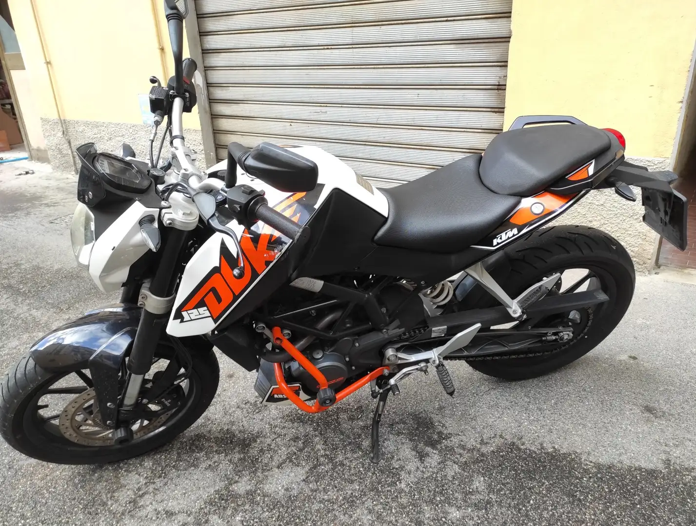 KTM 125 Duke Bianco - 1