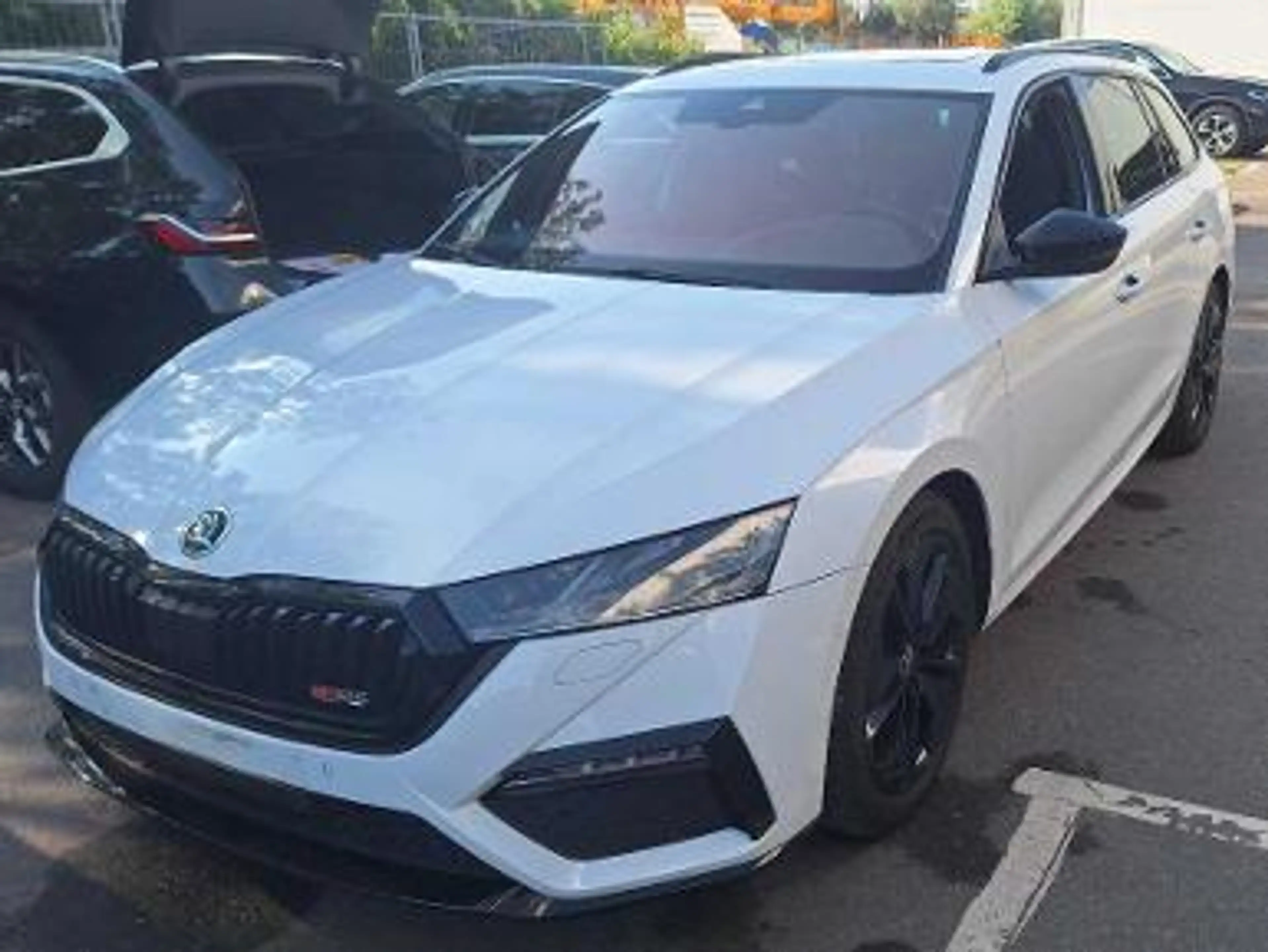 Skoda Octavia 2,0 TDI RS 4x4*DSG*Panorama*AHK*ErgoActive*Canton*