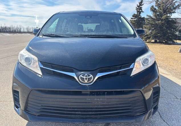 2018 Toyota Sienna LE 8 PASSENGER | PWR SLIDING DOORS | WARRANTY INCL — снимка 1