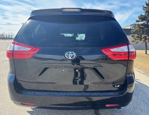 2018 Toyota Sienna LE 8 PASSENGER | PWR SLIDING DOORS | WARRANTY INCL — снимка 1