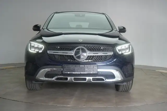 Mercedes-Benz 300 view 2