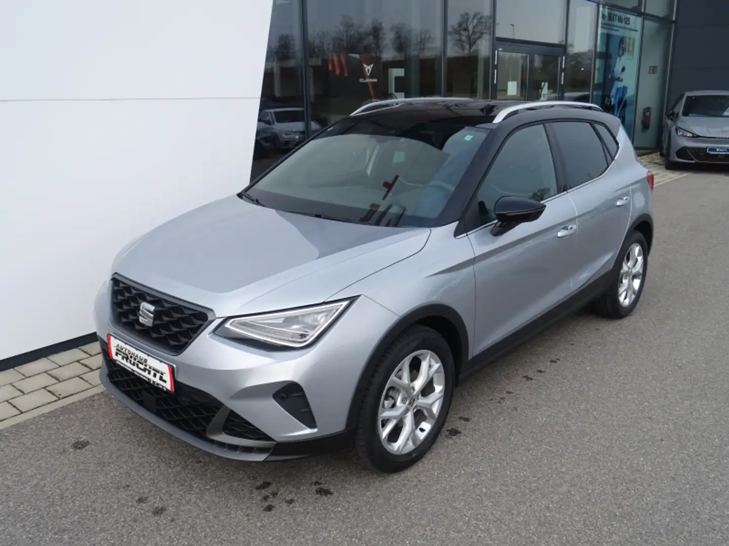 SEAT Arona Arona 1.0 TSI FR 115PS AHK Navi ACC Voll-LED Virtu Silber - 2
