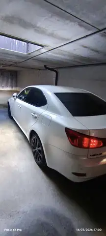 Lexus IS 220d