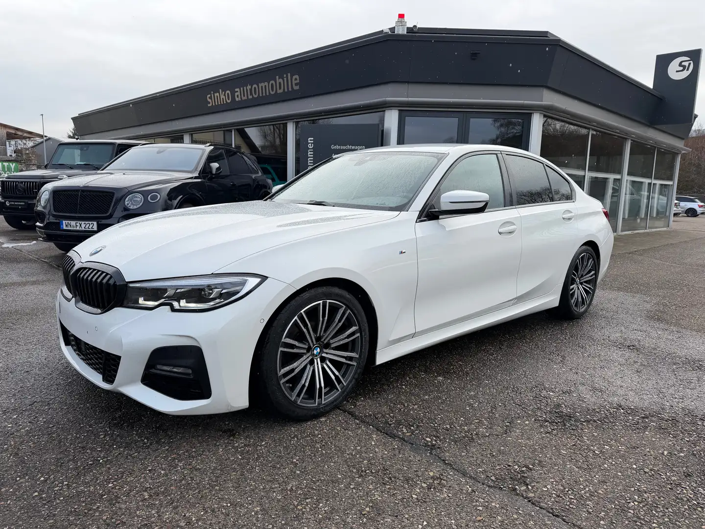 BMW 320 320 d Limosine  M Sport BusinessPaket Turbo defekt Weiß - 1