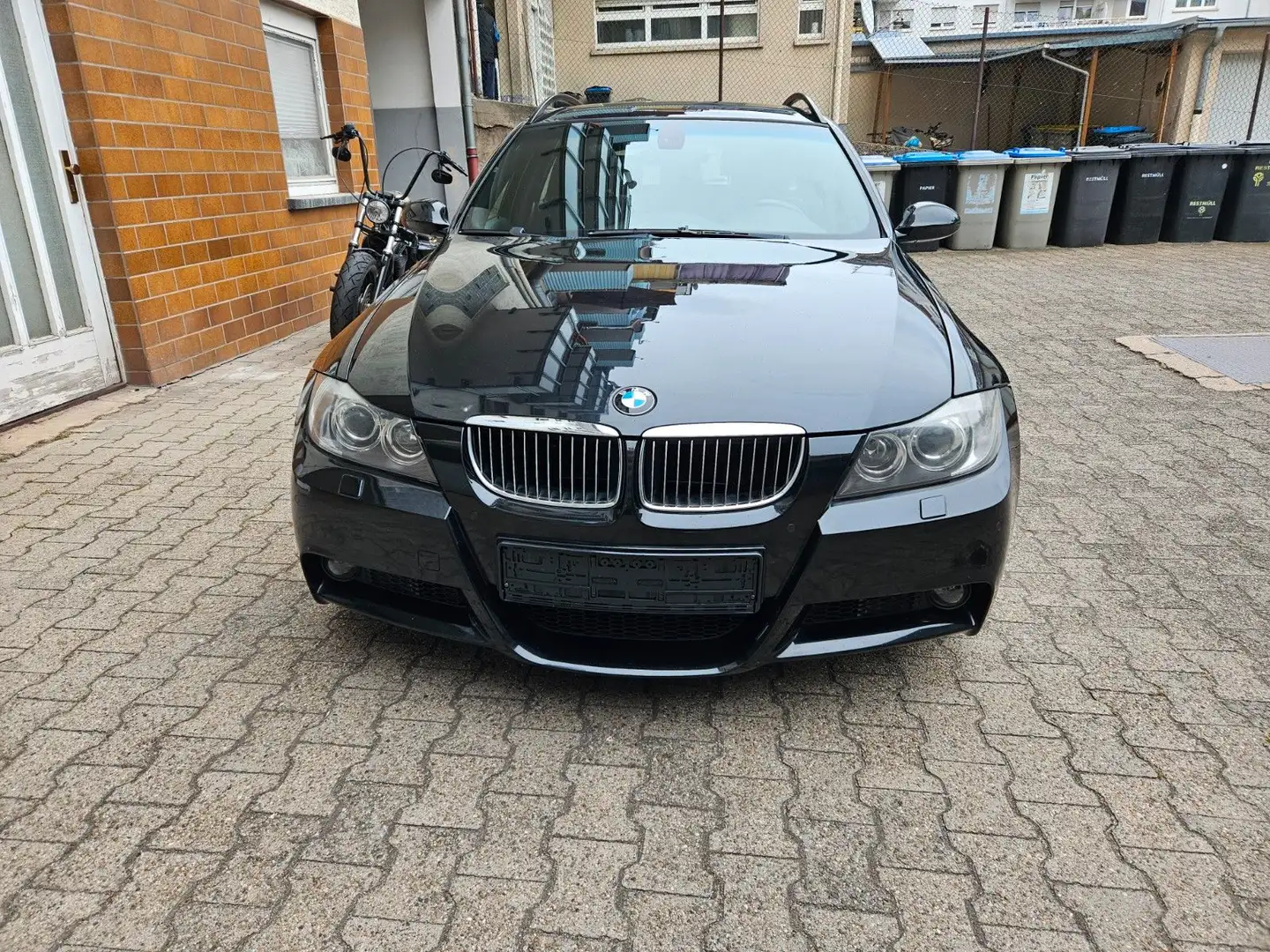 BMW 330 d Touring / M-Paket / 2.Hand Noir - 2