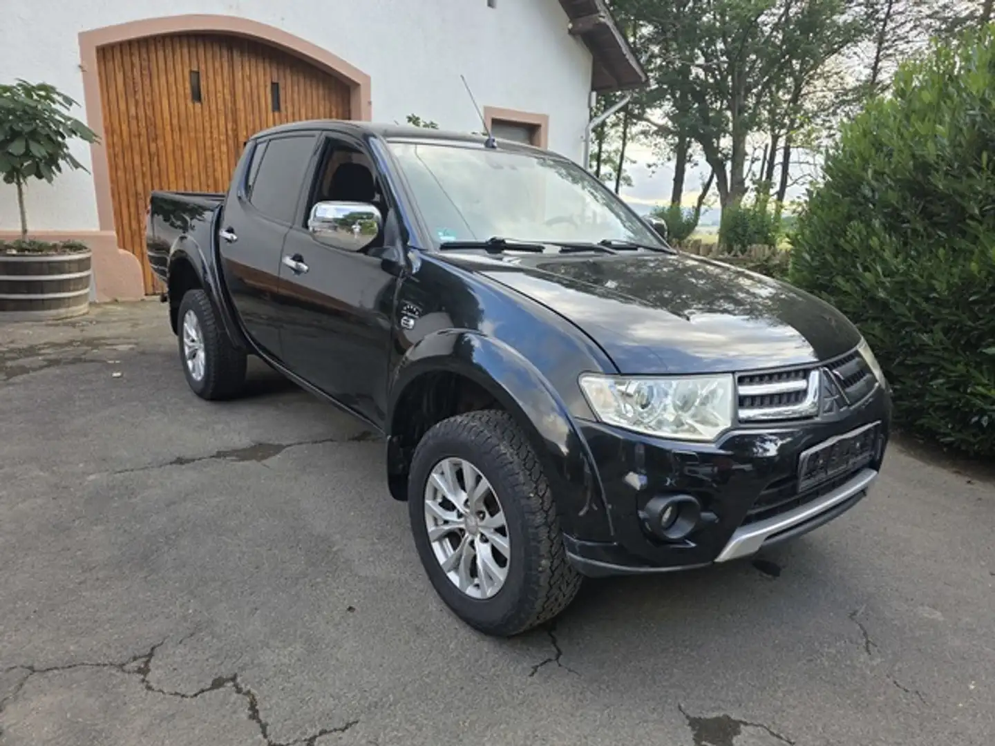 Mitsubishi L200 2.5DI-D 4WD Diamant Edition Doppelkabine **Top-Gep Schwarz - 1