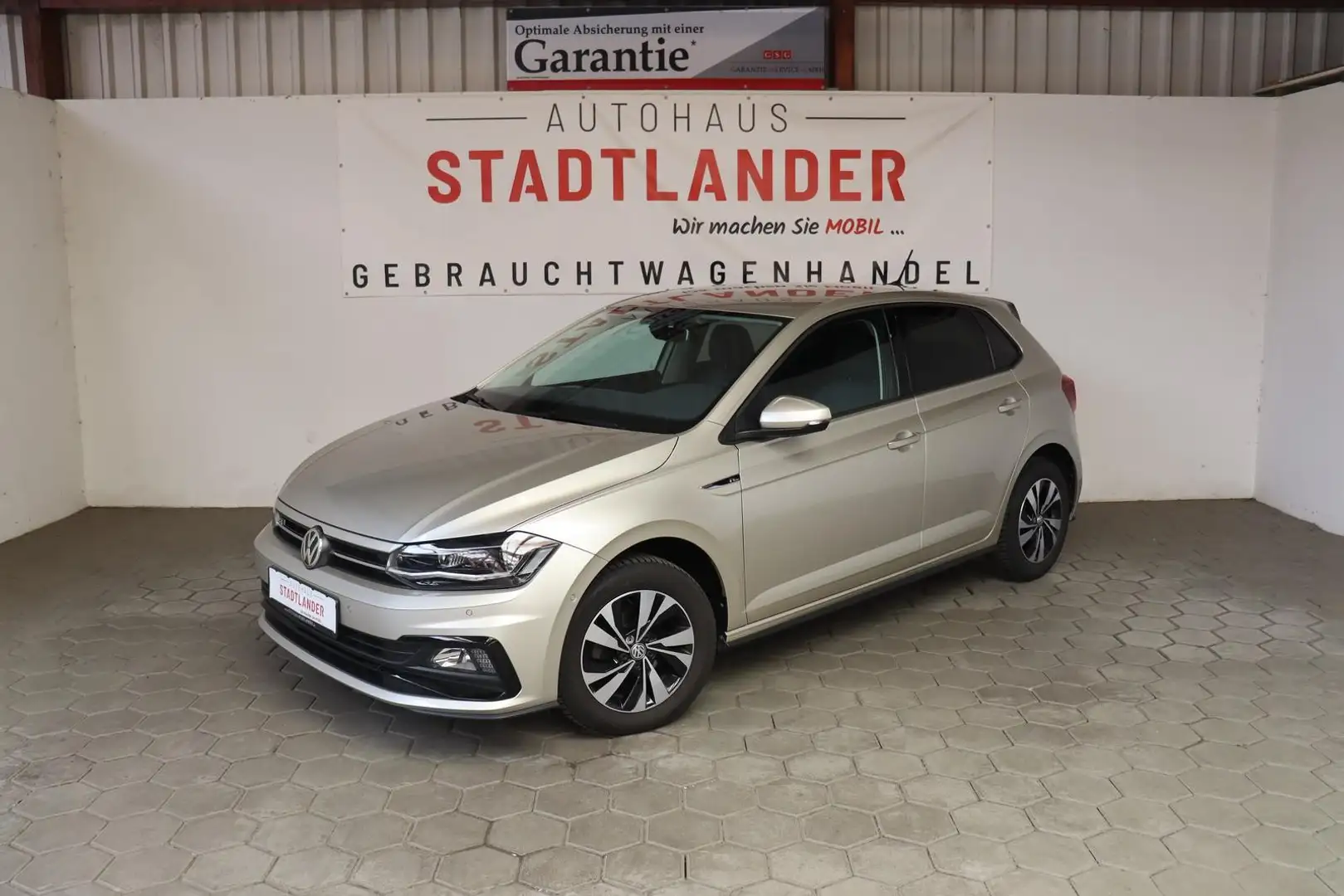 Volkswagen Polo VI 1.0 DSG Comfortline R-Line LED*NAVI*SHZ*ACC Plateado - 2