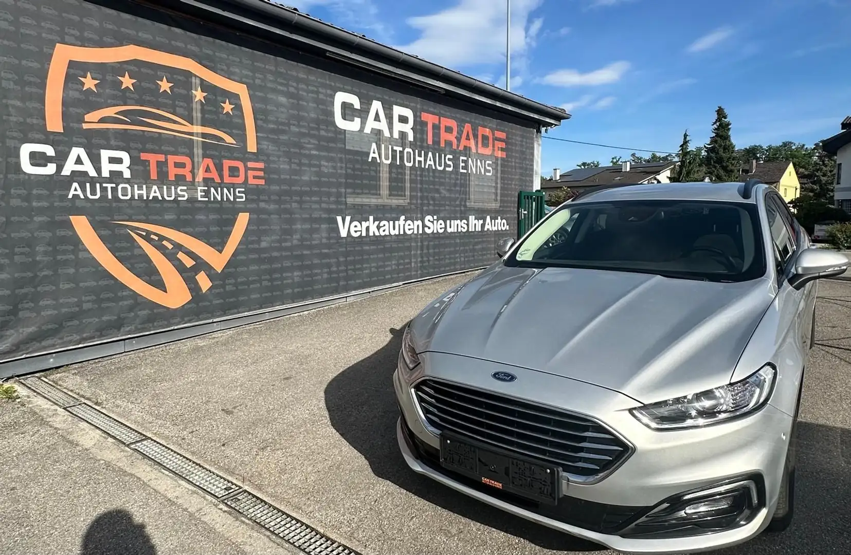 Ford Mondeo Traveller Business Plus 2,0 TDCi Aut. Grijs - 1