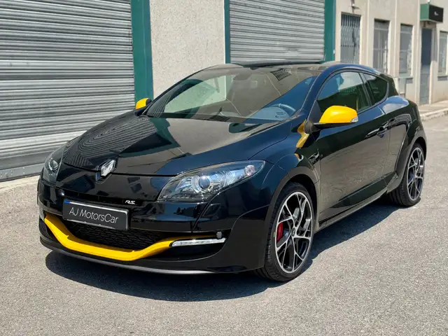 Renault Megane Mégane III Coupé  2.0 16V 265 Red Bull RB7