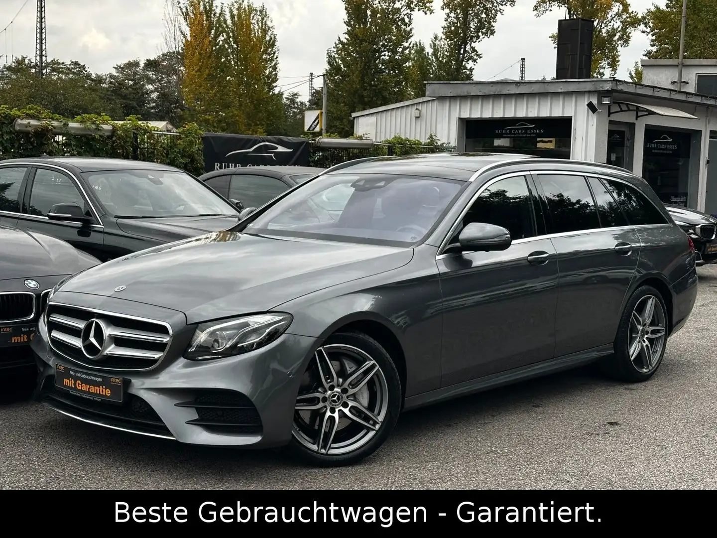 Mercedes-Benz E 220 d 4MATIC T Autom. AMG * PANORAMA * 360° * Grau - 1