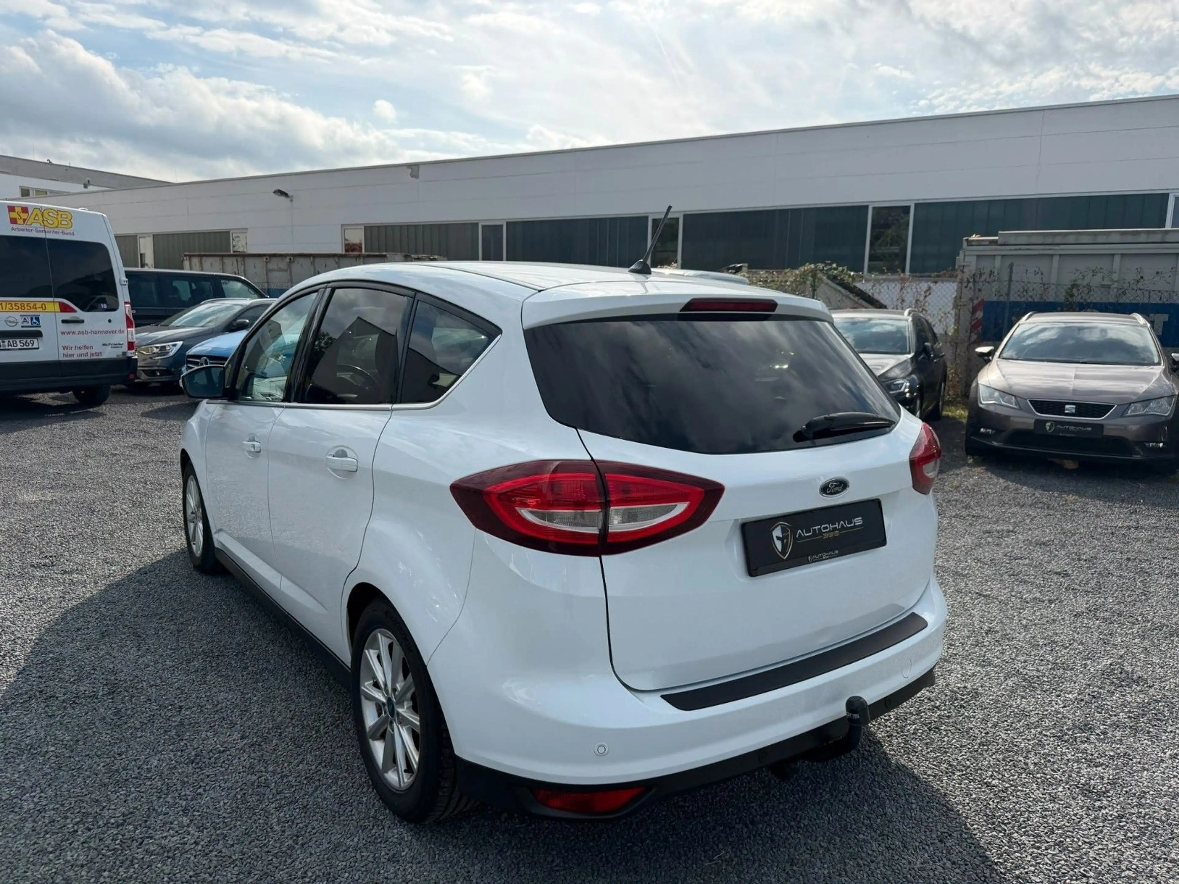Ford C-Max Titanium — photo 6