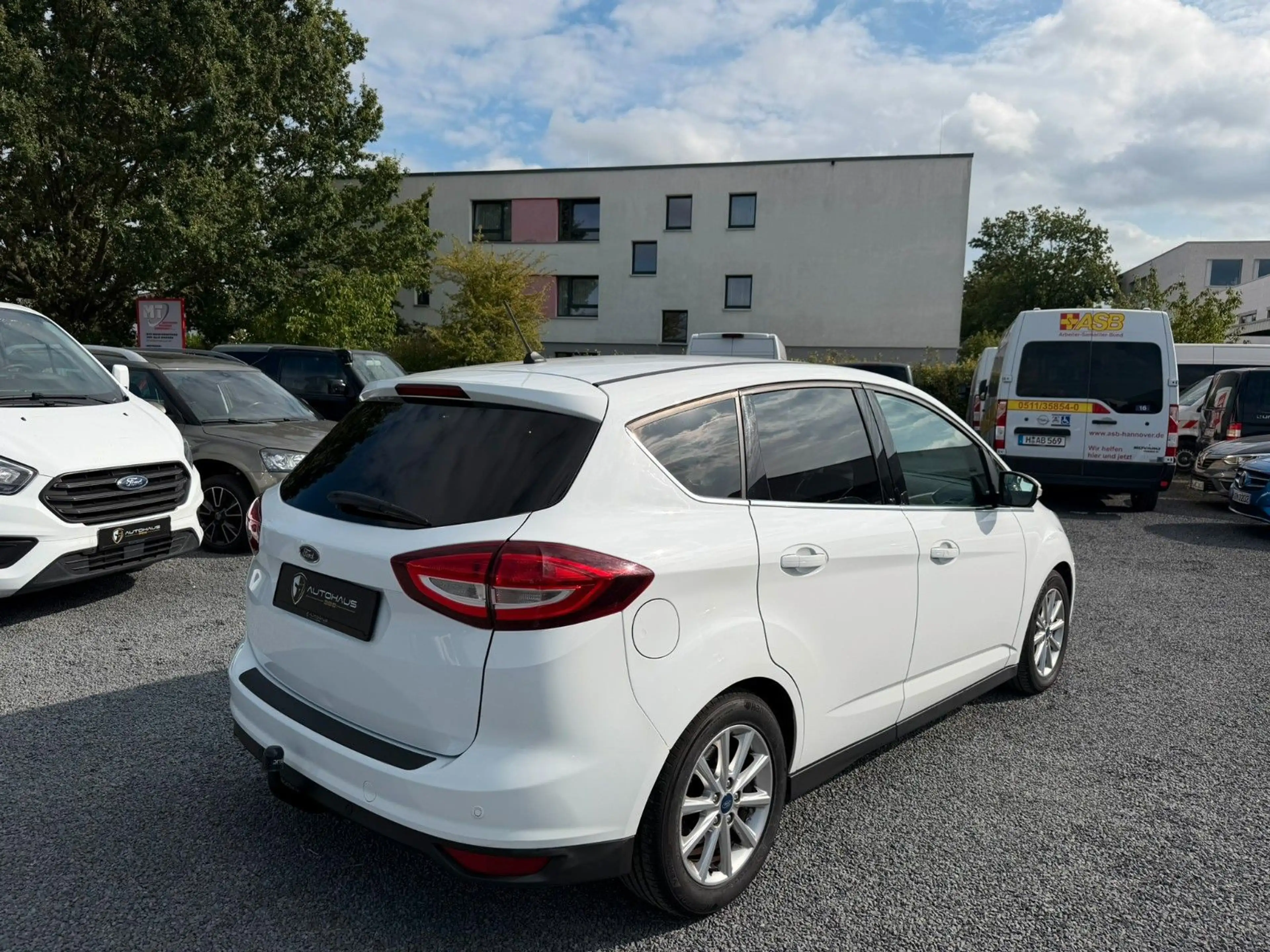 Ford C-Max Titanium — photo 8